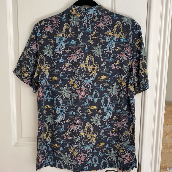 Brand new without tags - Tropical themed shirt - Picture 2 of 4